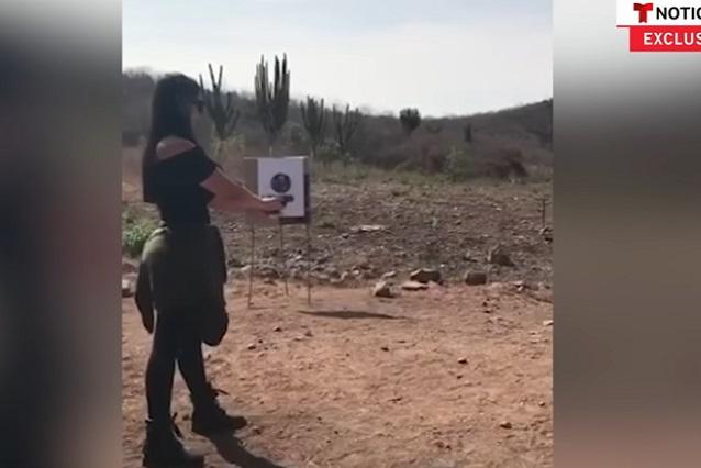 Publican videos de Emma Coronel practicando tiro